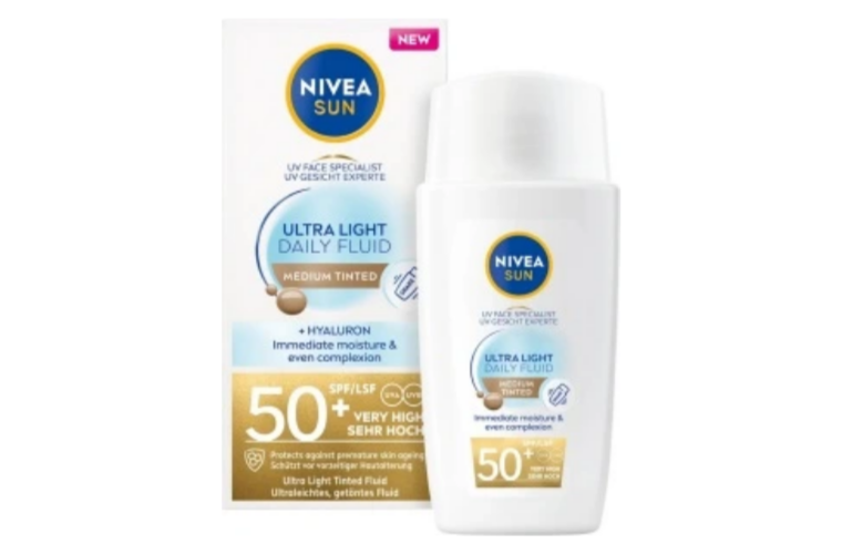 Nivea Sun Ultra Light Daily Fluid tónovací pleťový krém na opalování střední odstín OF50+, 40 ml - 303 Kč