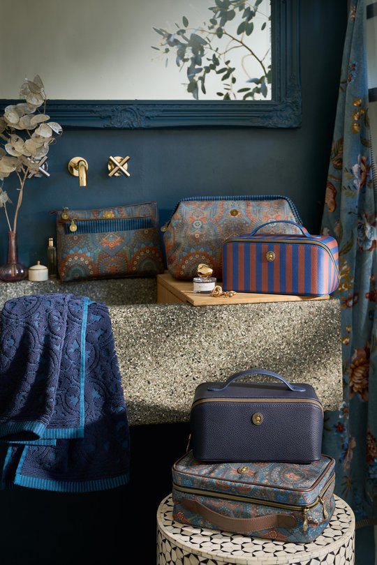 největší výběr kosmetických tašek, pouzder i kufrů.